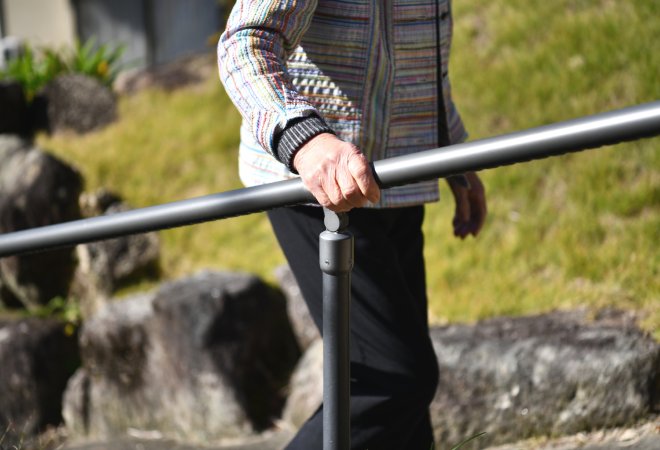 認知症による徘徊で行方不明になった家族の捜索は専門家に相談を