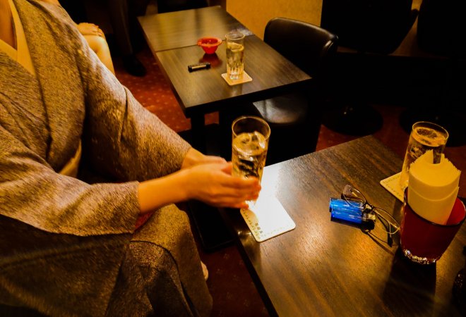 夫がホステスと浮気しているか確かめたい｜滋賀県30代女性からの探偵相談事例