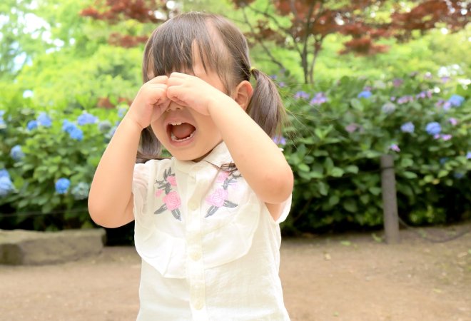 孫を預けて外出する娘を見過ごすリスク