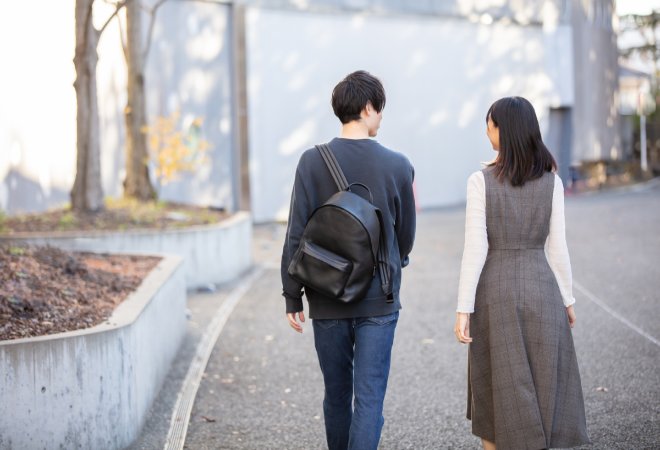 夫と幼馴染の女友達との「浮気」問題。