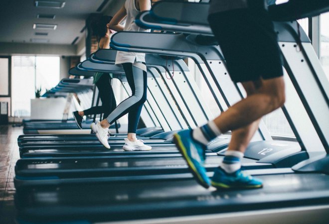 ジム通いの夫に違和感…浮気を疑うべきサインとは?