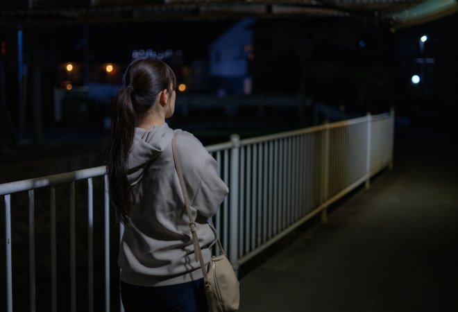 知らない人からのつきまとい被害。